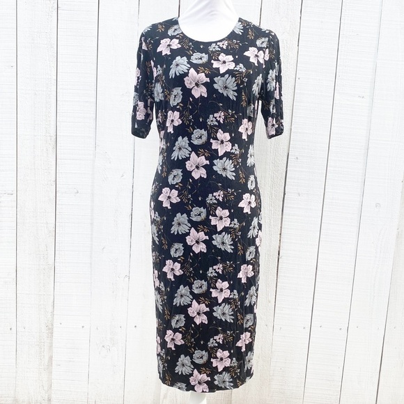 Premise Dresses & Skirts - Floral midi dress Size Large
